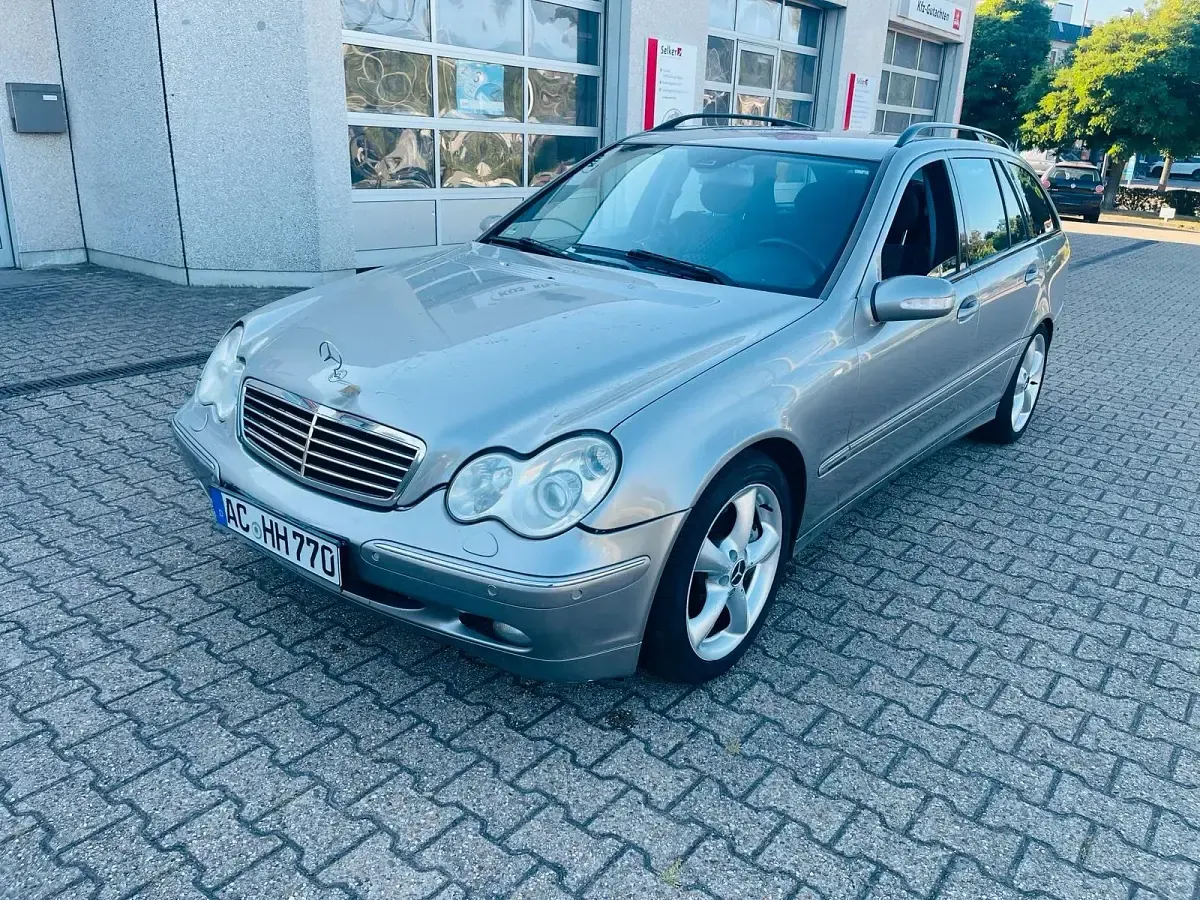Gebraucht Mercedes C220 143 PS (105 kW) 2003 Gold Kombi