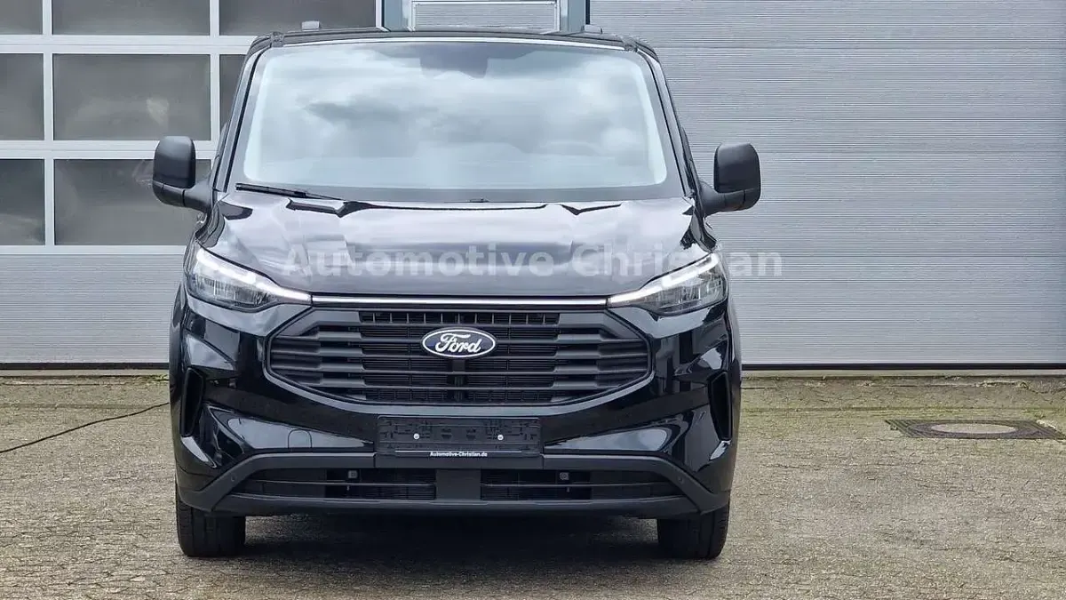 Neu Ford Transit Custom Trend 136 PS (100 kW) 2025 Schwarz Van / Kleinbus