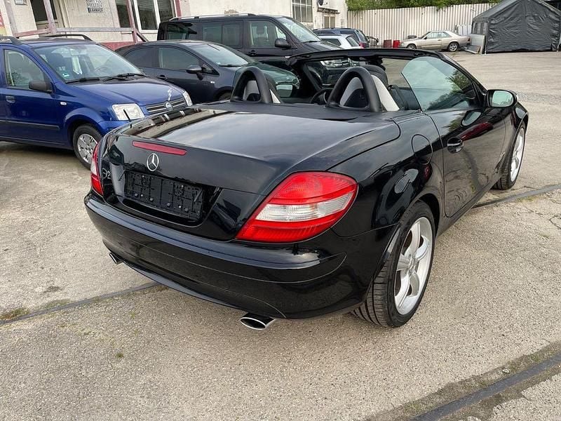 Second-hand Mercedes SLK200 163 CP (119 kW) 2004 Negru Cabrio