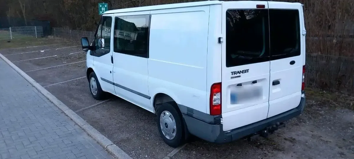 Używany Ford Transit 86 KM (63 kW) 2010 Biały Sedan/Limuzyna