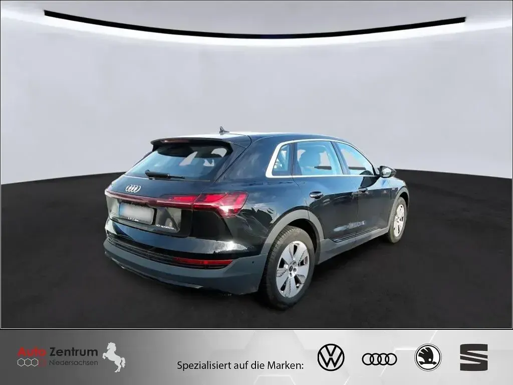 Gebraucht Audi e-tron Basis 230 kW (313 PS) 2022 Schwarz SUV