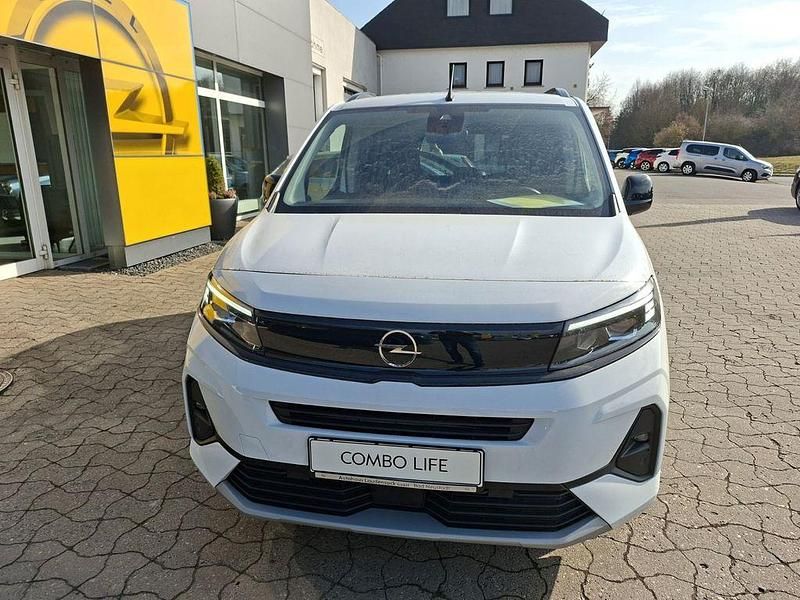 Gebraucht Opel Combo Life 131 PS (96 kW) 2024 Weiß Van / Kleinbus
