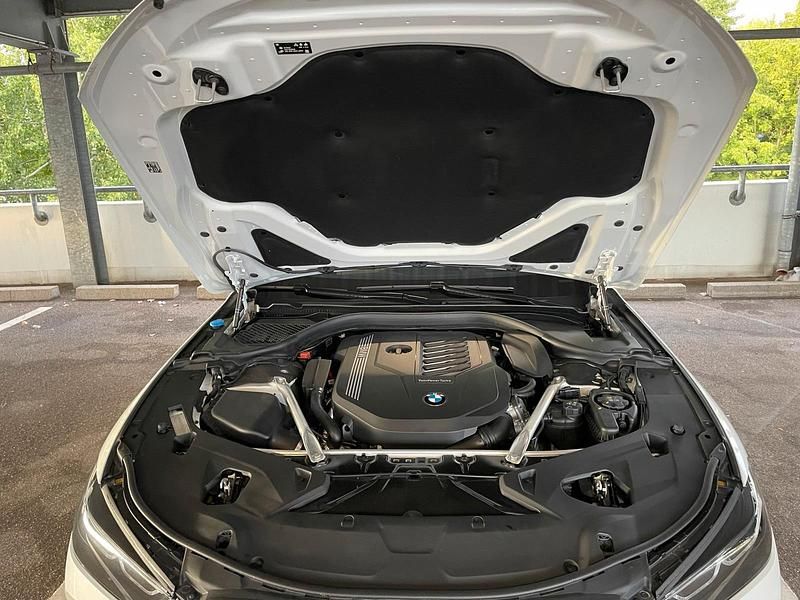 Gebraucht BMW 840 334 PS (245 kW) 2023 Weiß Coupé