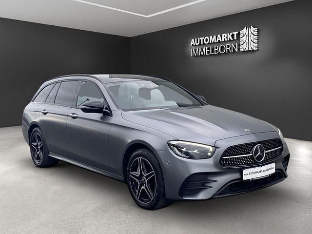 Selenitgrau magnolackierung (metallic) Gebraucht 2022 Mercedes E300 AMG Kombi | 29.980 € (Fairer Preis) - Bild 1/4
