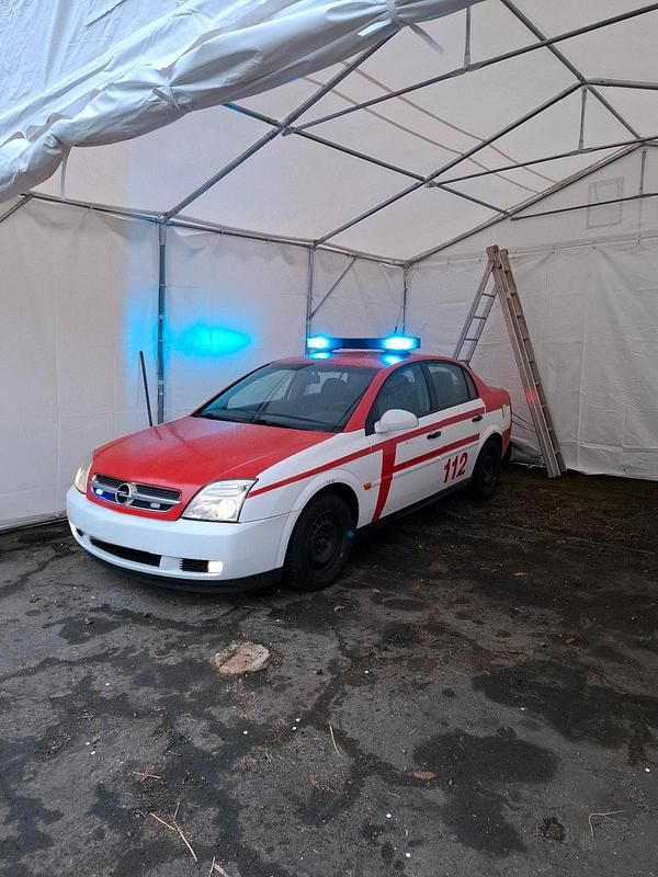 Weiß Gebraucht 2003 Opel Vectra Limousine | 800 € (Guter Preis) - Bild 1/4