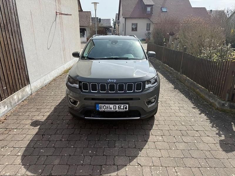 Gebraucht Jeep Compass Limited 170 PS (125 kW) 2019 Grau SUV