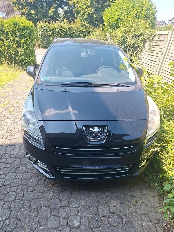 Schwarz Gebraucht 2010 Peugeot 5008 Van / Kleinbus | 2.300 € (Superpreis) - Bild 1/4