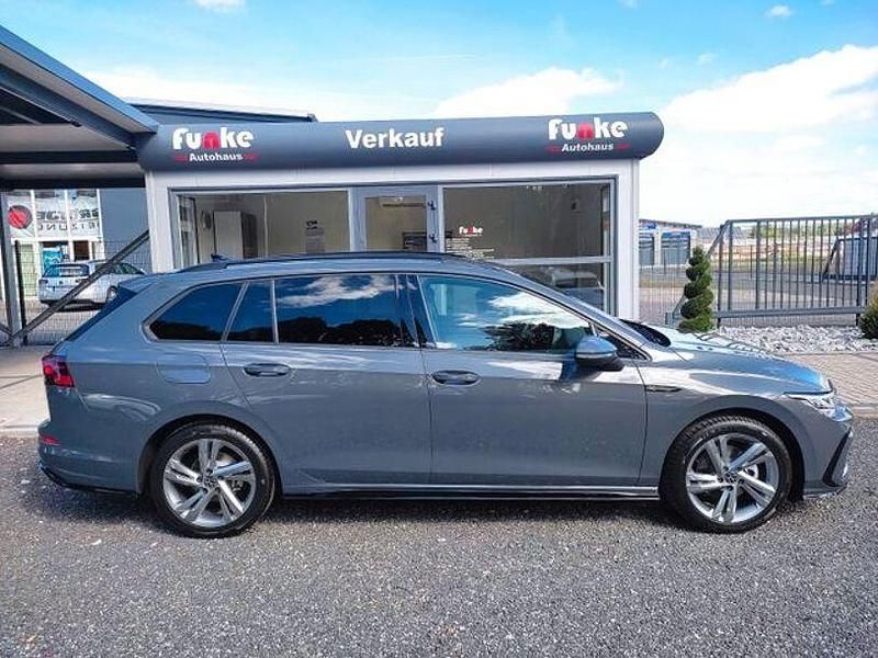 Gebraucht VW Golf VIII R-line 150 PS (110 kW) 2023 Delfingrau Kombi
