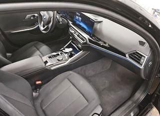 Gebraucht BMW 318 150 PS (110 kW) 2023 Schwarz Limousine