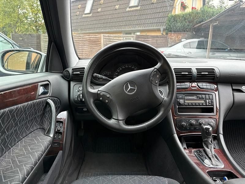 Gebraucht Mercedes C240 Elegance 179 PS (131 kW) 2001 Silber Limousine