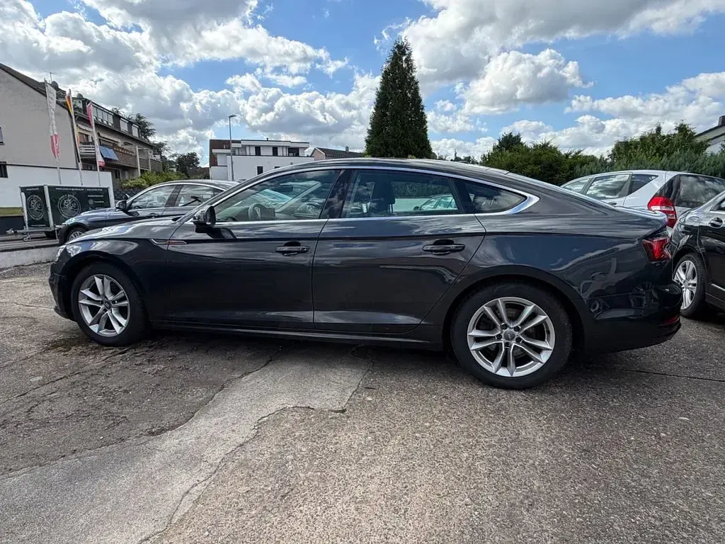Gebraucht Audi A5 Sportback 150 PS (110 kW) 2019 Grau Kleinwagen