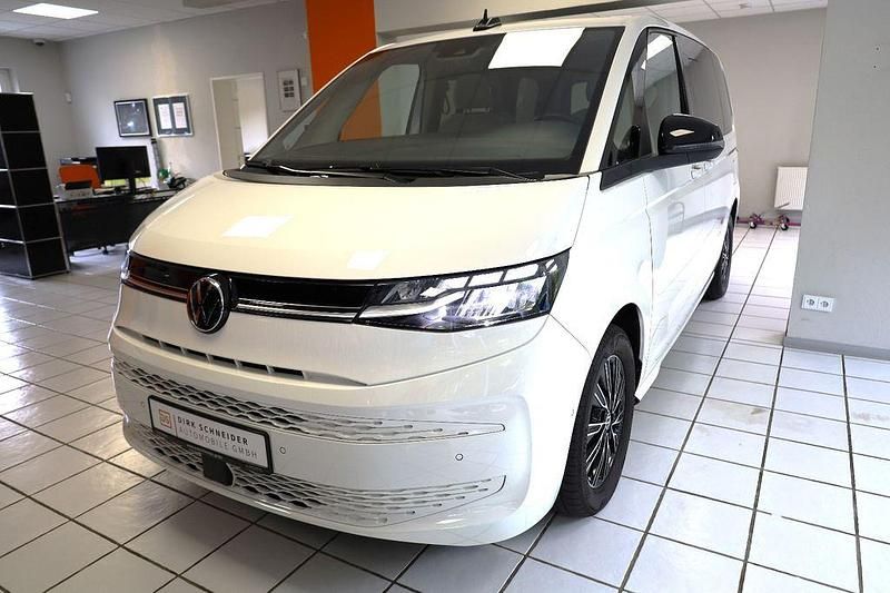 Weiß Gebraucht 2024 VW T7 Life Van | 49.890 € (Guter Preis) - Bild 1/4