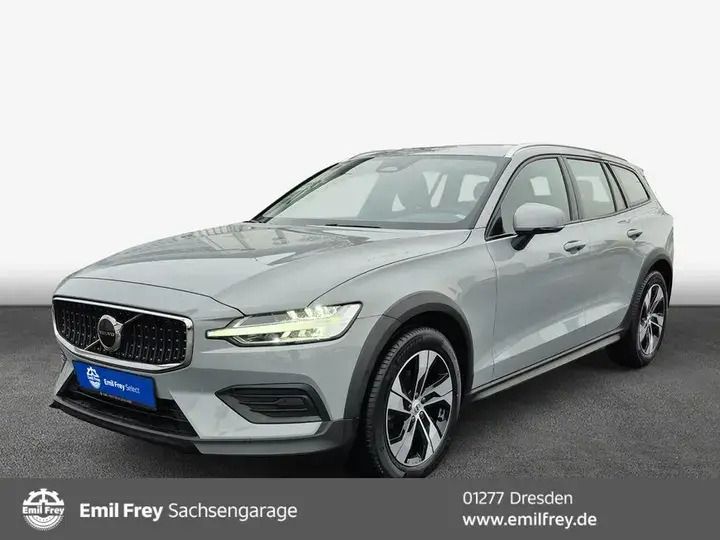 Vapour grey metallic Gebraucht 2024 Volvo V60 CC Plus Kombi | 39.000 € (Superpreis) - Bild 1/4