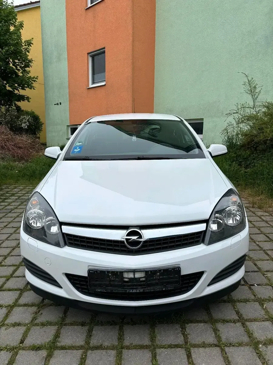 Gebraucht Opel Astra GTC 110 PS (80 kW) 2009 Weiß Coupé