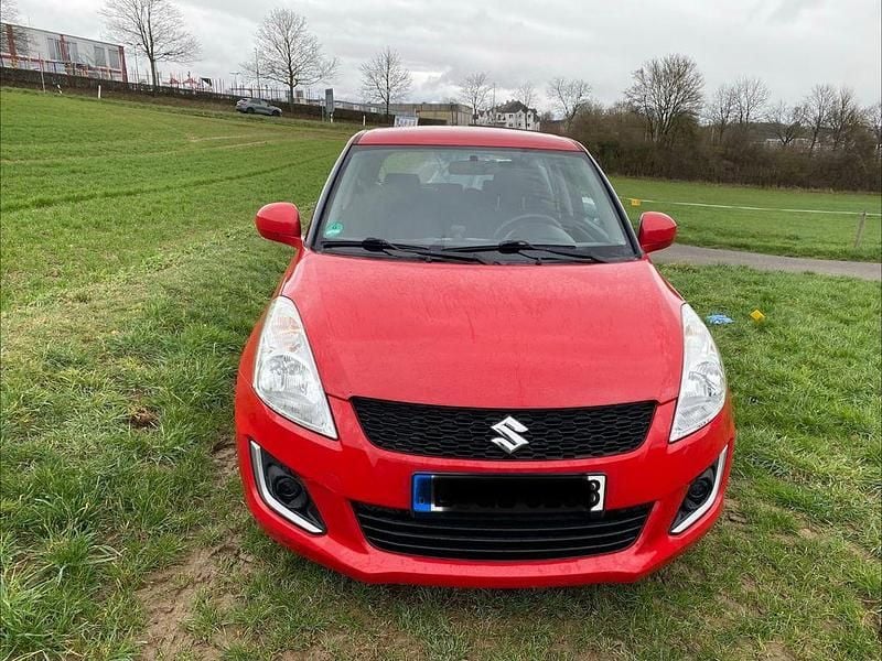 Gebraucht Suzuki Swift 94 PS (69 kW) 2013 Rot Kleinwagen