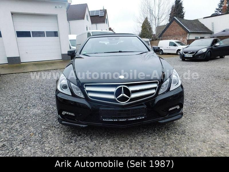 Gebraucht Mercedes E250 AMG line 204 PS (150 kW) 2010 Schwarz Cabrio