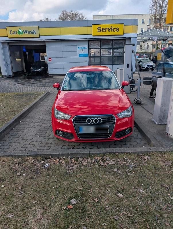 Gebraucht Audi A1 105 PS (77 kW) 2010 Rot Kleinwagen