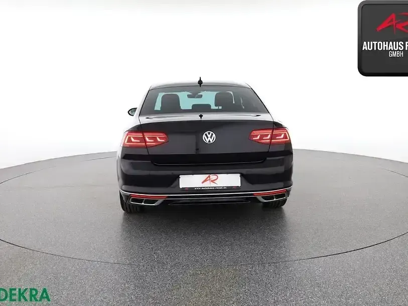 Usata VW Passat R-line 190 CV (139 kW) 2020 Nero Berlina