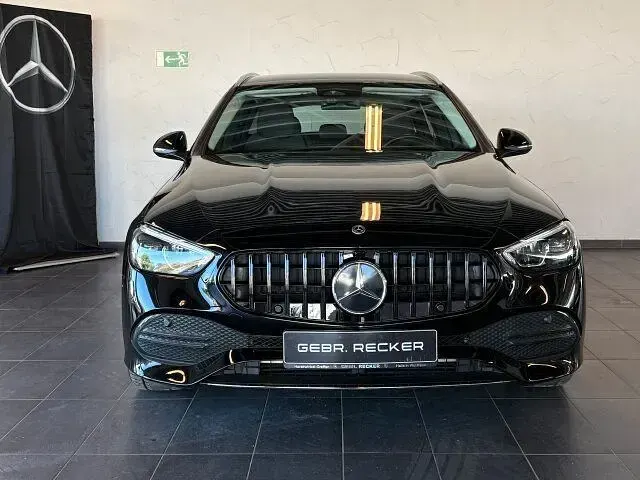 Gebraucht Mercedes C180 Advanced 170 PS (125 kW) 2023 Unilack schwarz Kombi
