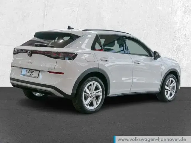 Gebraucht VW T-Roc Cabriolet Life 150 PS (110 kW) 2026 Weiß SUV
