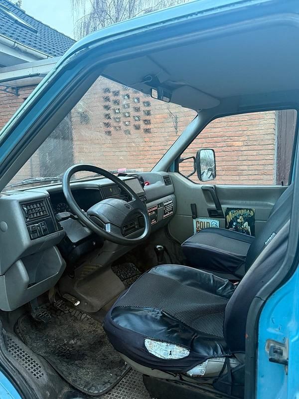 Gebraucht VW T4 68 PS (50 kW) 1992 Blau Van