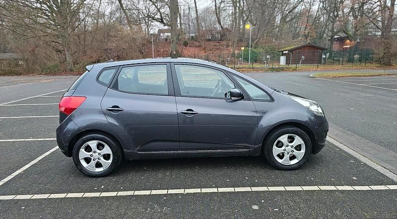 Gebraucht Kia Venga 125 PS (91 kW) 2012 Grau Kleinwagen