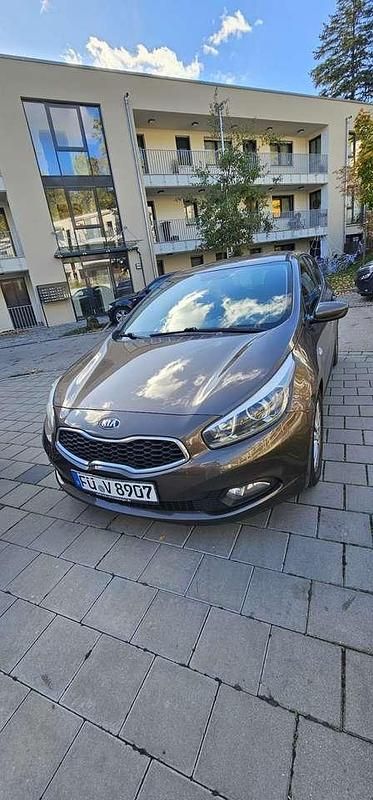 Gebraucht 2013 Kia Ceed Vision Limousine | 4.000 € (Guter Preis) - Bild 1/4
