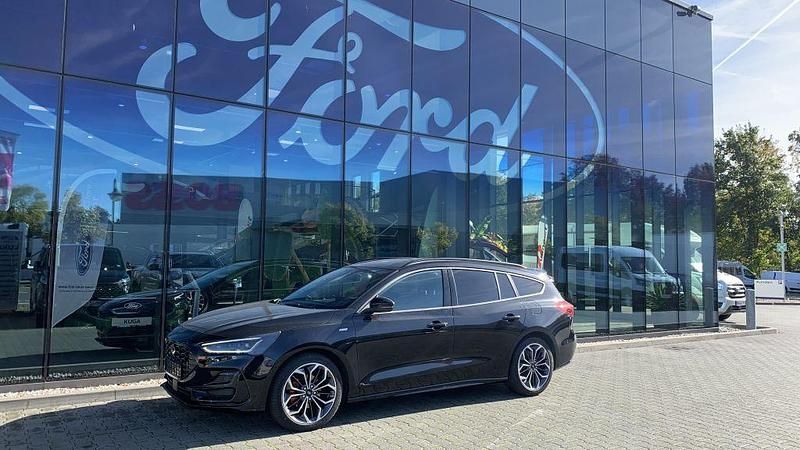 Schwarz Neu 2025 Ford Focus ST-Line X Limousine | 39.900 € - Bild 1/4