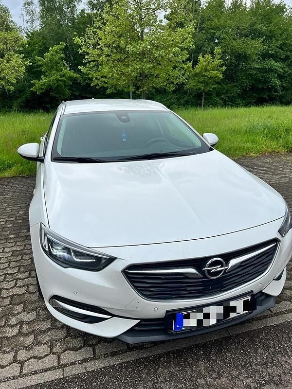 Weiß Gebraucht 2017 Opel Insignia Kombi | 21.500 € - Bild 1/4