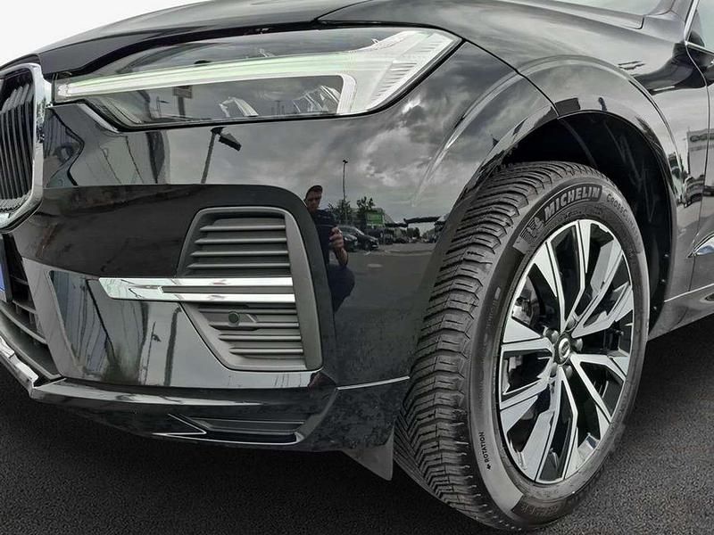 Gebraucht Volvo XC60 Core 250 PS (183 kW) 2024 Onyx black metallic SUV