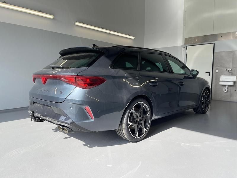 Neu Cupra Leon VZ3 333 PS (244 kW) 2026 [s7s7] magnetic grau metallic [s7s7] magnetic grau metallic Limousine