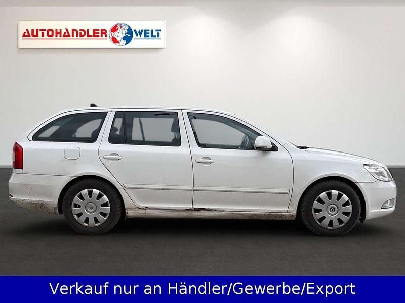 Gebraucht Skoda Octavia 105 PS (77 kW) 2009 Weiß Kombi