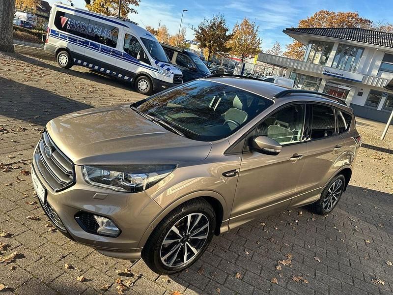 Gebraucht Ford Kuga ST-Line 175 PS (128 kW) 2019 Silber SUV