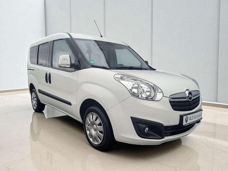 Gebraucht Opel Combo 120 PS (88 kW) 2017 Polar white Van / Kleinbus