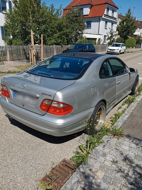 Silber Gebraucht 2001 Mercedes CLK320 Edition Coupé | 4.300 € (Fairer Preis) - Bild 1/4