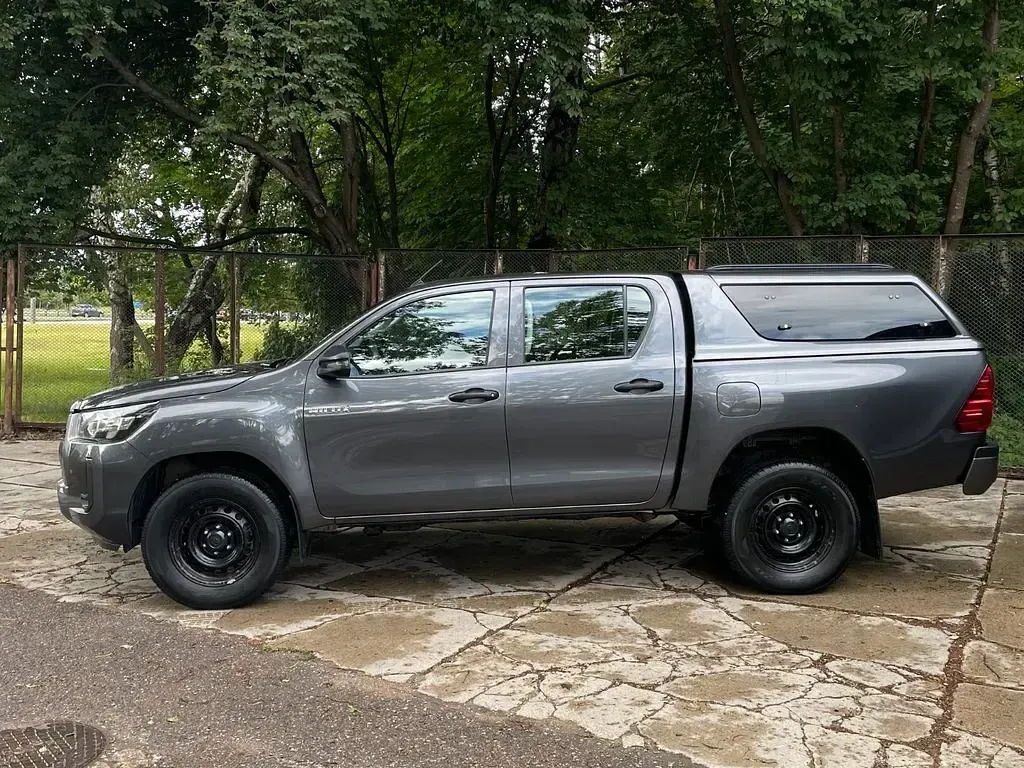 Gebraucht Toyota HiLux 150 PS (110 kW) 2021 Grau Pickup
