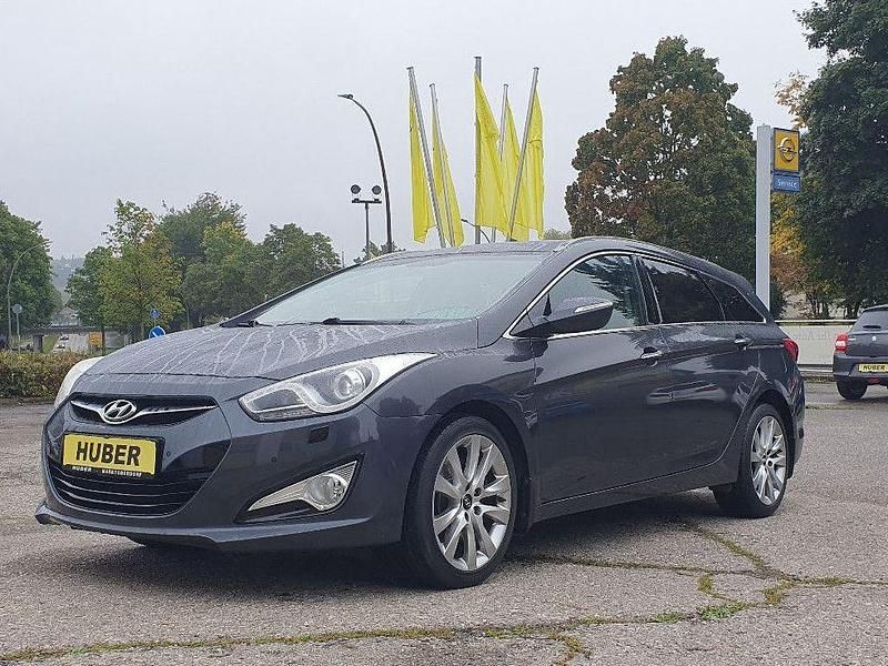 Grau Gebraucht 2013 Hyundai i40 Style Kombi | 9.990 € (Etwas zu teuer) - Bild 1/4