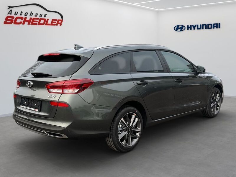 Gebraucht Hyundai i30 GO! 120 PS (88 kW) 2024 Grau Kombi