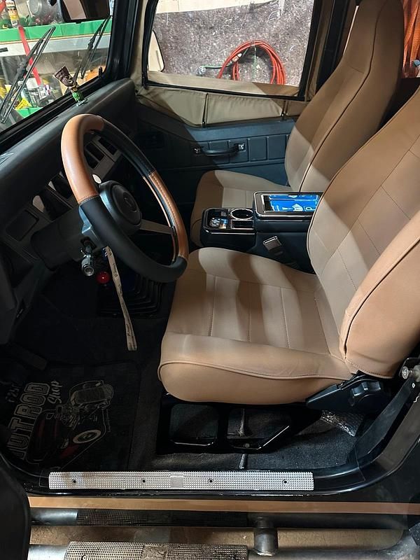 Gebraucht Jeep Wrangler 121 PS (88 kW) 1992 Schwarz SUV