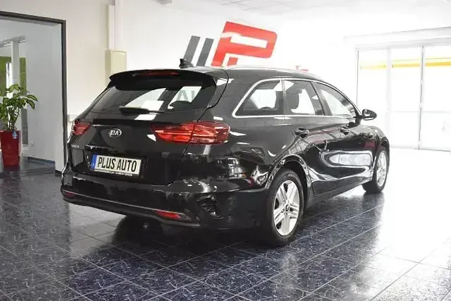 Gebraucht Kia Ceed Sportswagon Vision 136 PS (100 kW) 2020 Zilinaschwarz Kombi