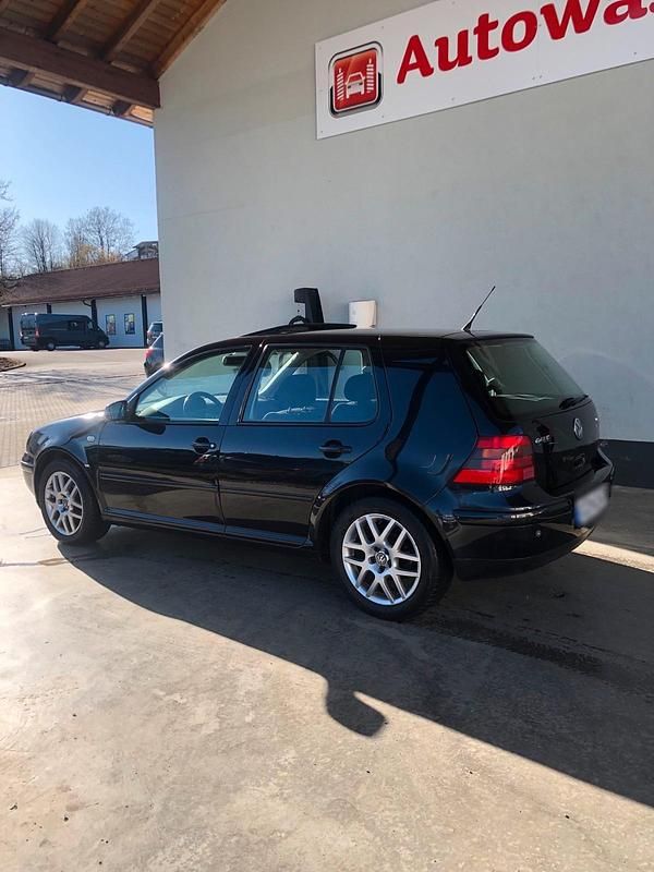 Gebraucht VW Golf IV 105 PS (77 kW) 2000 Schwarz Kleinwagen