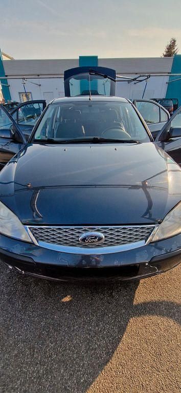 Blau Gebraucht 2005 Ford Mondeo Ghia Limousine | 850 € (Guter Preis) - Bild 1/4