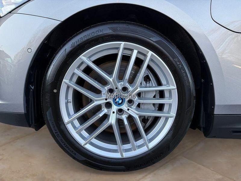 Gebraucht BMW 550e Sport Line 489 PS (359 kW) 2024 Grau Limousine