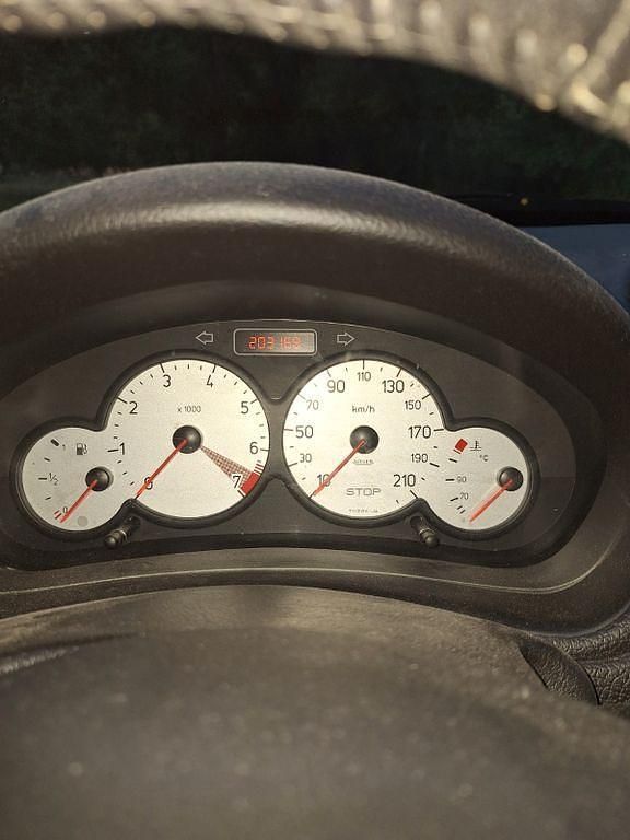 Blau Gebraucht 2006 Peugeot 206 CC Filou Cabrio | 1.450 € (Fairer Preis) - Bild 1/4