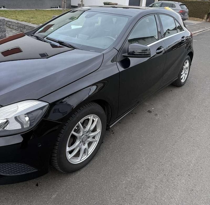 Gebraucht Mercedes A180 Urban 122 PS (89 kW) 2013 Limousine