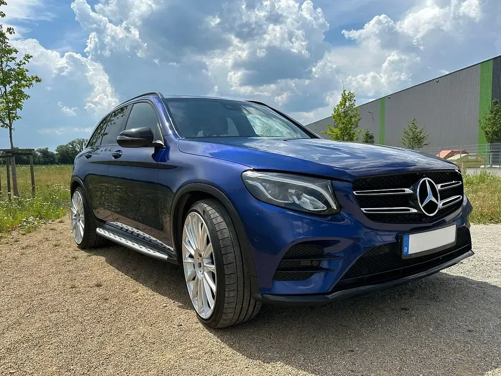 Gebraucht Mercedes GLC220 AMG line 170 PS (125 kW) 2017 Blau SUV