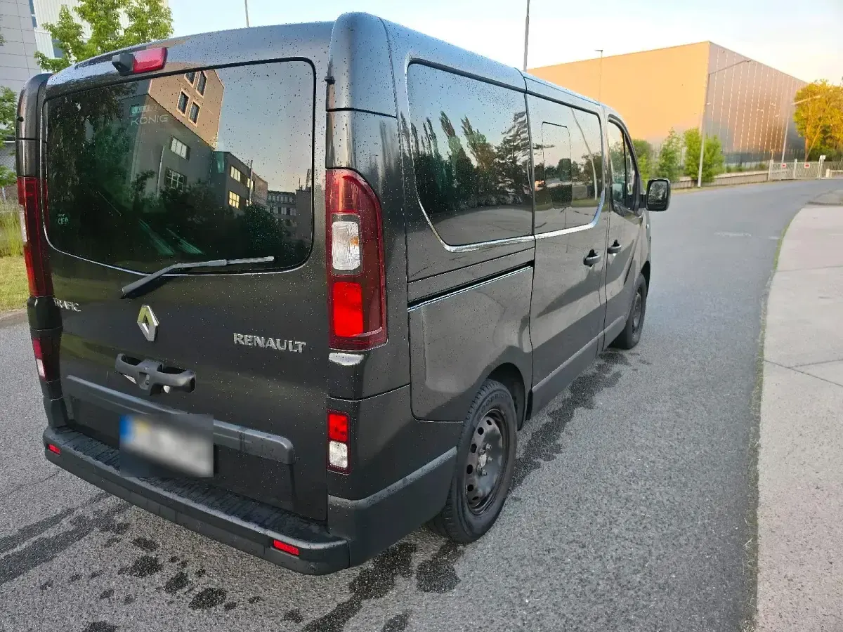 Gebraucht Renault Trafic 125 PS (91 kW) 2016 Schwarz Van / Kleinbus
