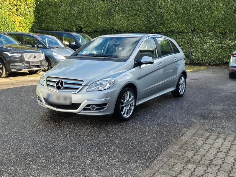 Silber Gebraucht 2010 Mercedes B160 Van / Kleinbus | 6.700 € (Fairer Preis) - Bild 1/4