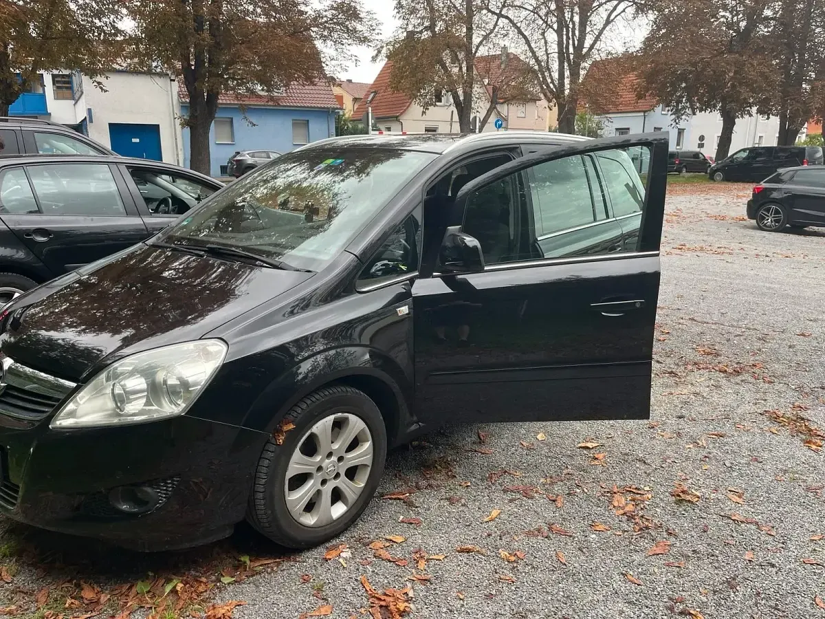 Gebraucht Opel Zafira 150 PS (110 kW) 2009 Schwarz Van / Kleinbus