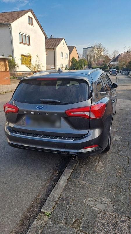 Gebraucht Ford Focus Titanium 150 PS (110 kW) 2019 Grau Kombi
